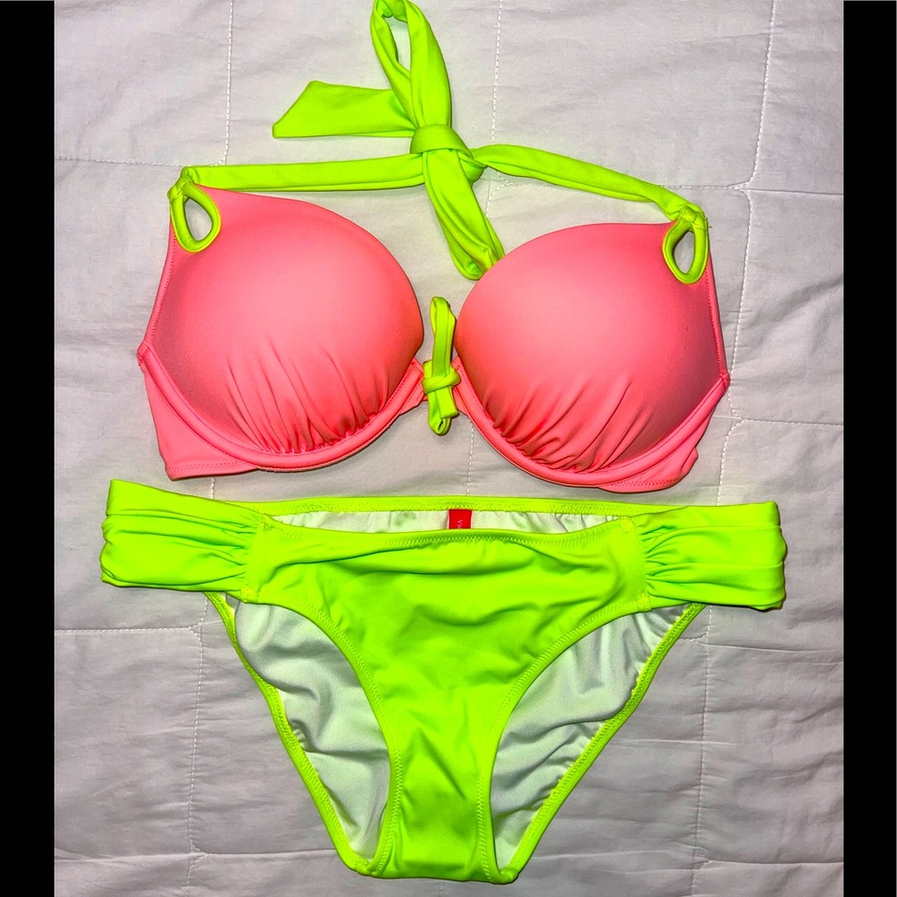 Victoria’s Secret’s Swimwear Push-Up